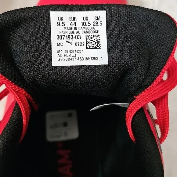 Puma NWOB Ferrari Drift Cat Red and Black Sneakers with Sleek Design 10.5M